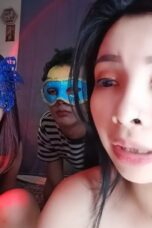 Live threesome pake topeng selimut